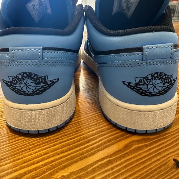 Jordan 1 Low - Picture 6 of 9